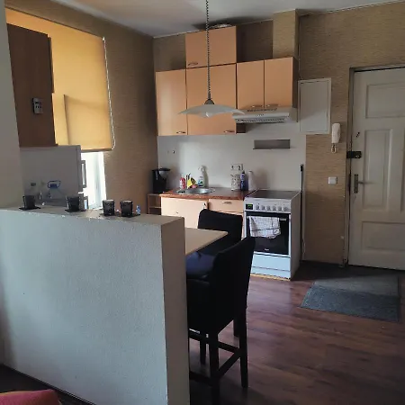 Two Apartment, Tehnika 7,